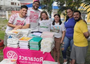 Mais de 620 cadernos escolares são entregues para entidades beneficentes de Manaus