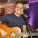 Músicos locais embalam a programação do Millennium Shopping