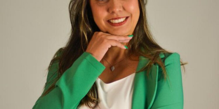 Nutricionista e enfermeira da Estácio dão dicas para manter a energia durante a folia, livre de ressaca