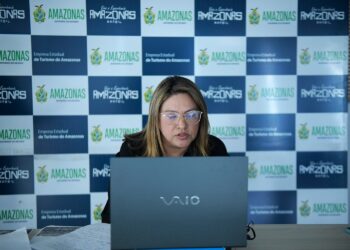 Amazonastur capacita guias de turismo da Colômbia para alavancar voo Manaus-Bogotá