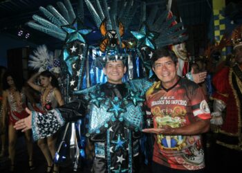 Dragões do Império realiza venda de fantasias