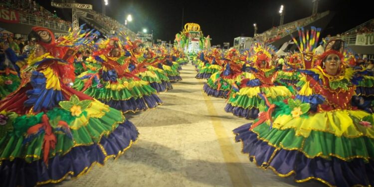Escolas do Grupo Especial de Manaus se apresentam hoje (18/02)