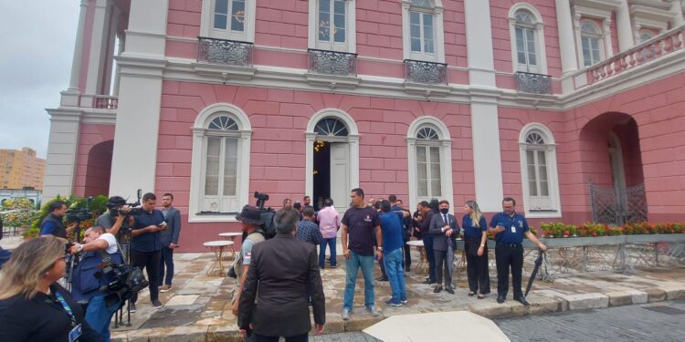 Em velório, Wilson Lima e David Almeida destacam legado de Amazonino Mendes