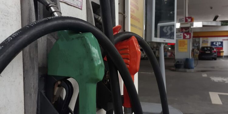 Gasolina será reonerada em R$ 0,47 e etanol, em R$ 0,02, diz Haddad