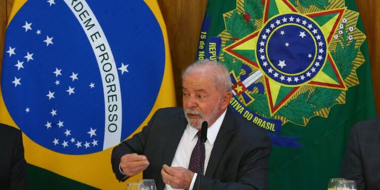 Presidente aposta em retomada de obras para impulsionar economia