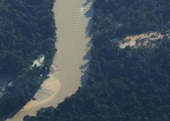 Base federal em aldeia indígena é alvo de ataque de garimpeiros