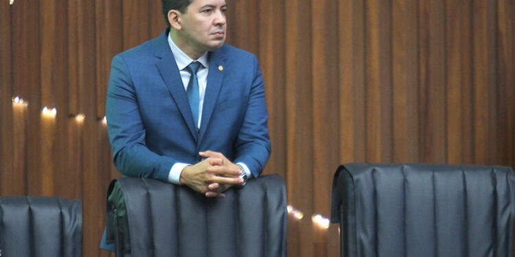 Delegado Péricles toma posse e reforça bandeiras prioritárias para próximos anos