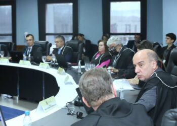 TCE-AM multa ex-titular da Seinfra e ex-pefeito por convênio ilegal
