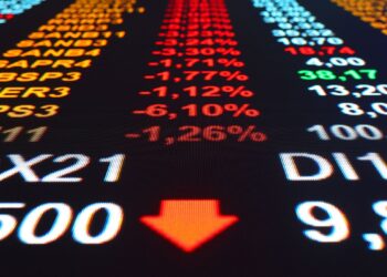 Ibovespa fecha abaixo de 100 mil pontos após decisão do BC