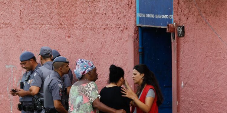 Professora morre e 5 pessoas são feridas em ataque contra escola em SP