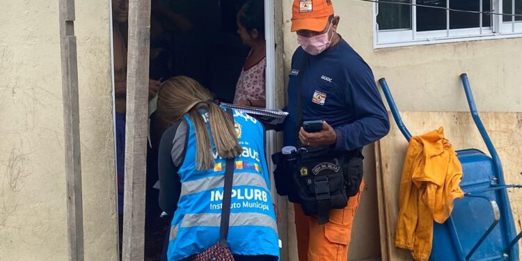 Prefeitura diz que 125 imóveis em área de risco foram interditados