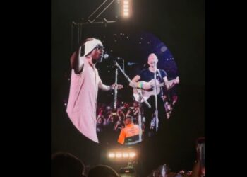 Coldplay chama Seu Jorge e toca ‘Amiga da minha mulher’