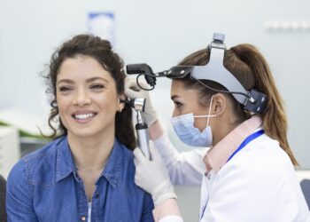 Falta de cuidados com o ouvido pode comprometer a capacidade auditiva