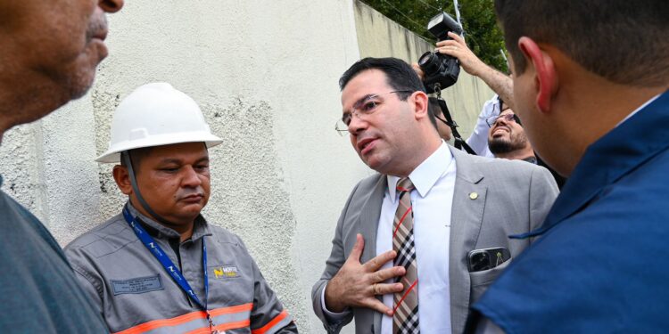 Deputado diz que Amazonas Energia tentou instalar medidores após decisão judicial