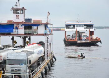 Espera por balsa no Porto da Ceasa chega a mais de duas horas, denuncia deputado