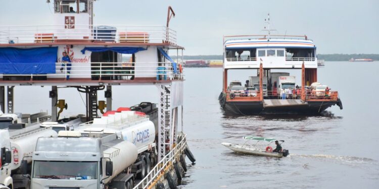 Espera por balsa no Porto da Ceasa chega a mais de duas horas, denuncia deputado