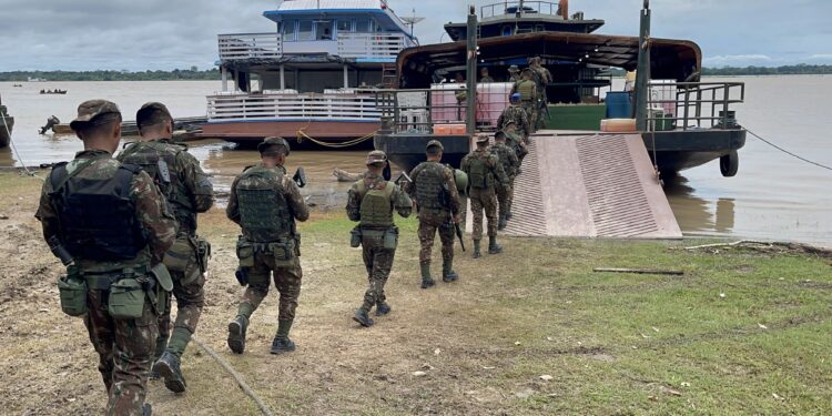 Em operação no AM, Exército percorre distância equivalente entre RJ e Nova York
