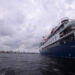 Navio Cruzeiro Ocean Explorer chegou a Manaus com turistas de 15 países diferentes