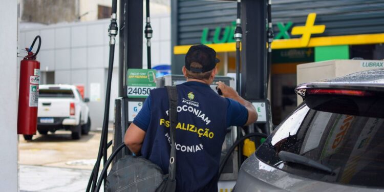 Procon diz que gasolina subiu acima do esperado em Manaus