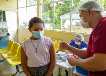 Alerta da vacinação contra o HPV no combate ao câncer do colo do útero