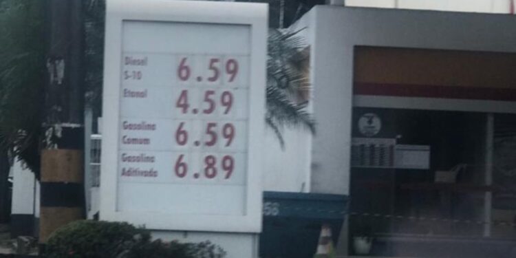 Postos de combustíveis do AM aumentam os preços após anúncio de reoneração de impostos