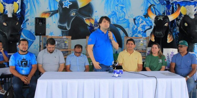 Caprichoso recebe prêmio do projeto Recicla Galera