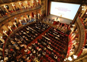 Governo lança Festival de Parintins e anuncia R$ 10 milhões em patrocínio aos bumbás