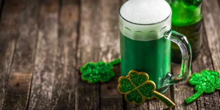Manaus tem festival do chope verde com shows para St. Patrick’s Day