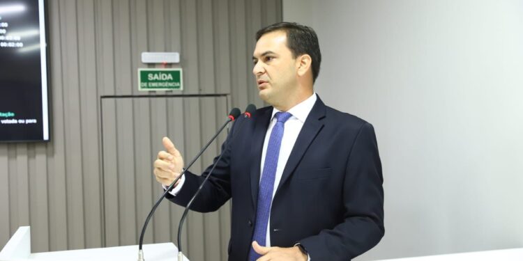 Vereador solicita construção de prédio próprio para Central de Resgate Parintins