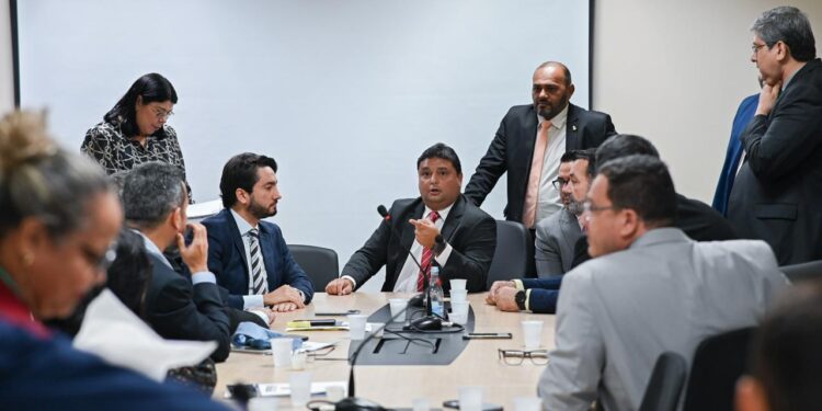 Câmara define presidência e membros da CPI da Águas de Manaus