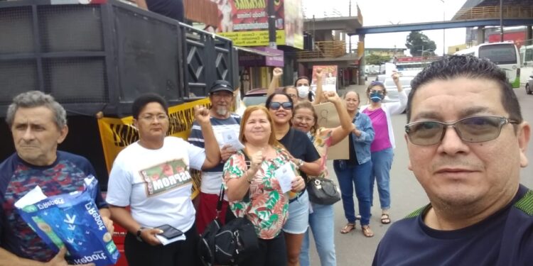 Asprom e professores realizam atos em Manaus para cobrar reajuste salarial
