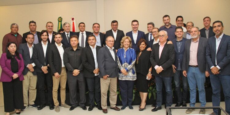 Em Manaus, ministro Jader Filho anuncia entrada zero para imóveis populares