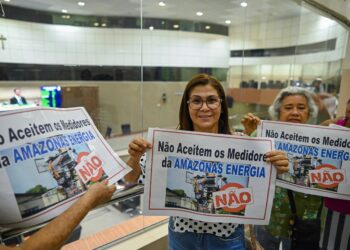 Vereadores aprovam projeto que proíbe instalação de medidores aéreos