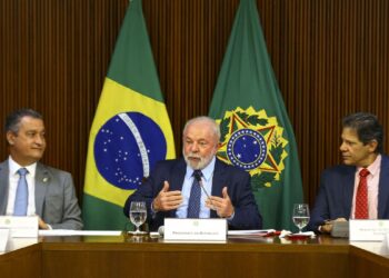 ‘Não podemos ficar chorando o dinheiro que falta’, diz Lula