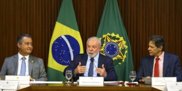 ‘Não podemos ficar chorando o dinheiro que falta’, diz Lula