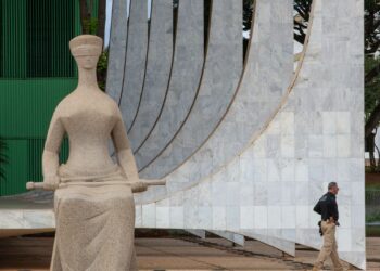 STF tem oito votos para tornar réus 100 envolvidos em atos golpistas