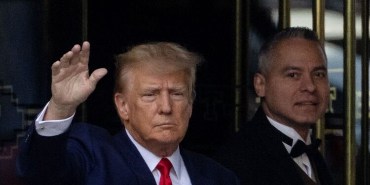 Trump se declara inocente de acusações em tribunal