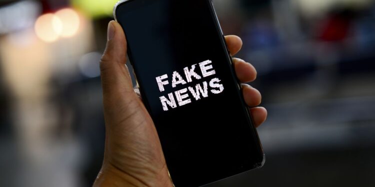 Estudo identifica perfis que propagam notícias falsas no AM; veja a lista