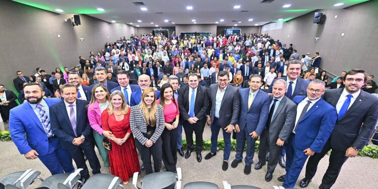 Conselheiro-ouvidor do TCE-AM participa de abertura do Feclam 2023, na Aleam