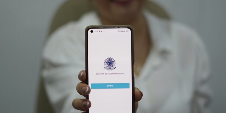 Sine Amazonas divulga 382 vagas de emprego para esta sexta-feira (14)