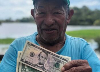 Turistas visitam a Serra da Valéria e movimentam a economia local