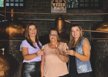 Mulheres avançam no setor de cachaças e conquistam o universo dos destilados