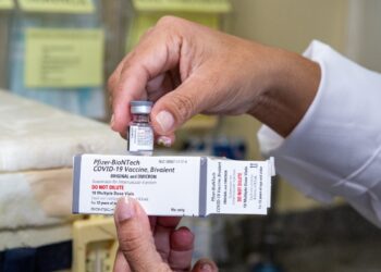 Prefeitura libera vacina bivalente contra a Covid-19 para pessoas com 18 anos ou mais a partir deste sábado, 29/4