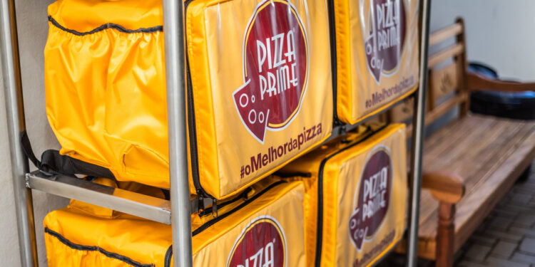 Delivery de alimentos cresce no Brasil no último ano em 89%, aquece o mercado e favorece franquias do setor