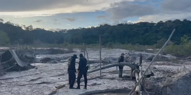 Garimpo: Maquinários avaliados em mais de R$ 2 mi são destruídos em operação