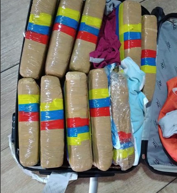 Manauara é presa com 10 kg de drogas ao desembarcar em Fortaleza