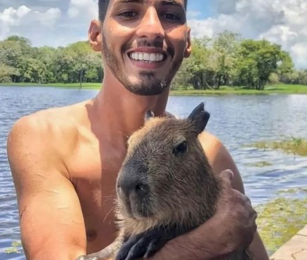 Ibama multou ribeirinho que cuida da capivara Filó em Autazes, diz deputada