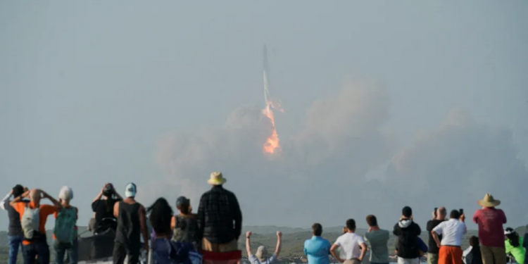 Foguete Starship da SpaceX explode após lançamento