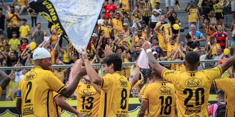 Amazonas empata com Nacional e é finalista pela primeira vez na história