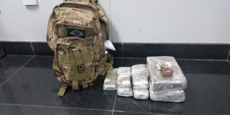 PF prende homem que tentava embarcar com drogas em voo para Natal (RN)